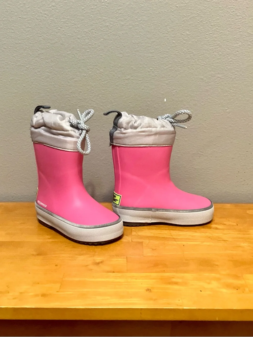 Western Chief Kids’ Element Rain Boot, Pink/Gray - Size 5 (VGUC)